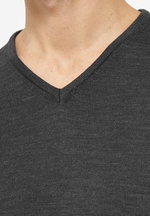 Berlin pullover • V-neck - Image 4
