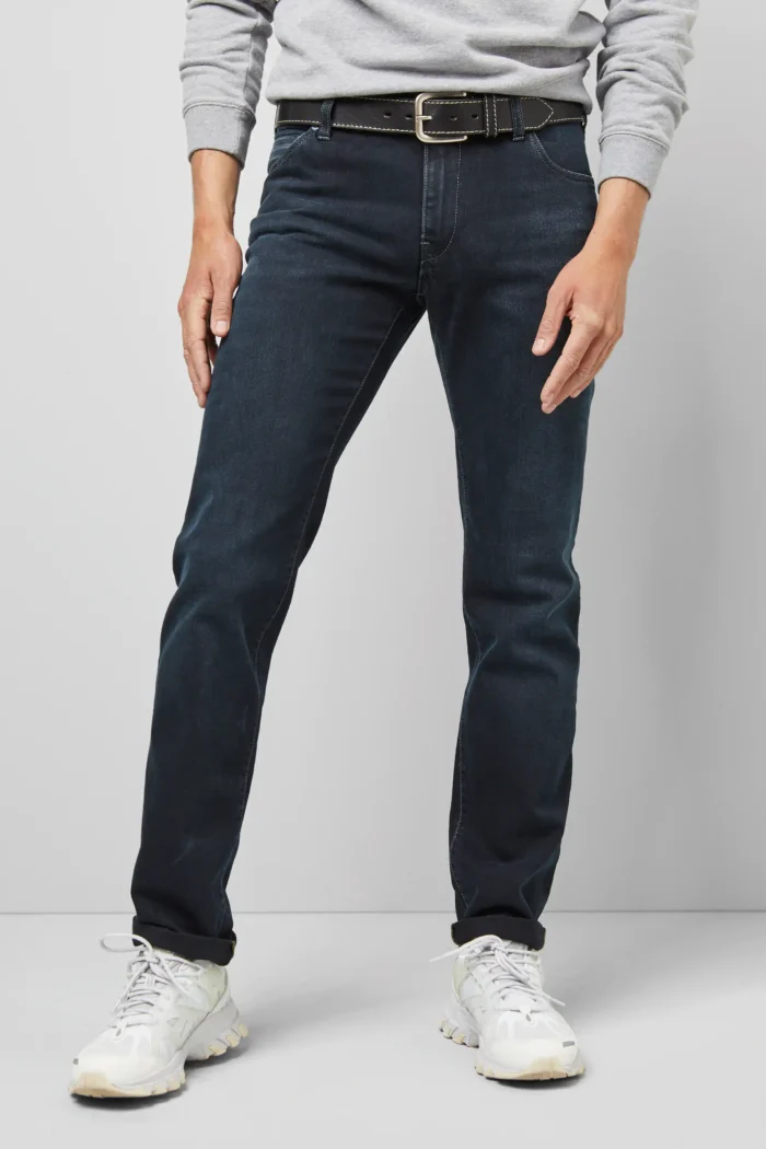 Fair Traded Authentic Denim • Regular fit 6209