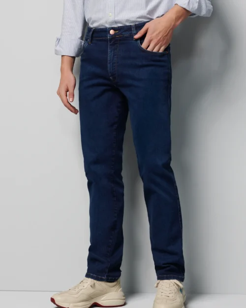 Performance denim • Regular fit 6256