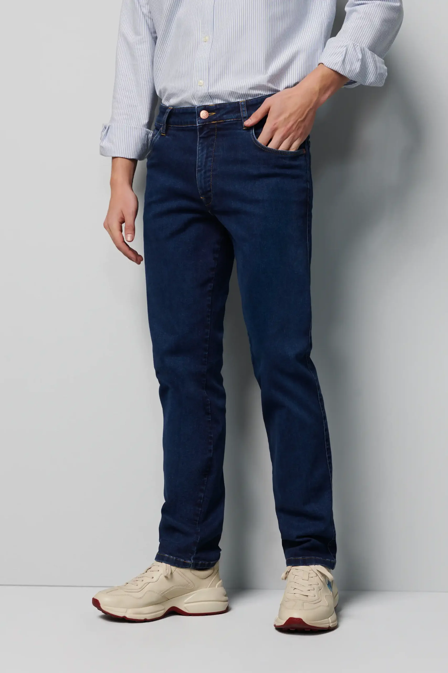 Performance denim • Regular fit 6256