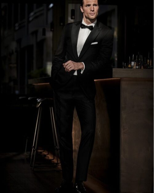 Sky / Shadow • Modern fit • 80.134N0 Black