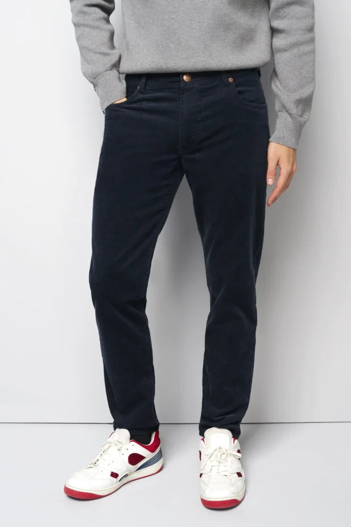 Casual Cord • Five (6198)